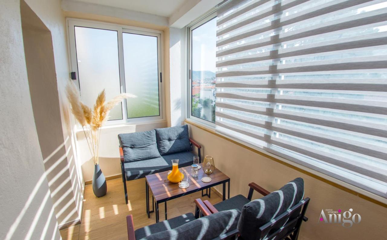 Luxury Apartment Black And Gold Mostar Eksteriør billede