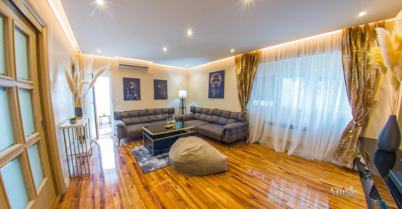 Luxury Apartment Black And Gold Mostar Eksteriør billede