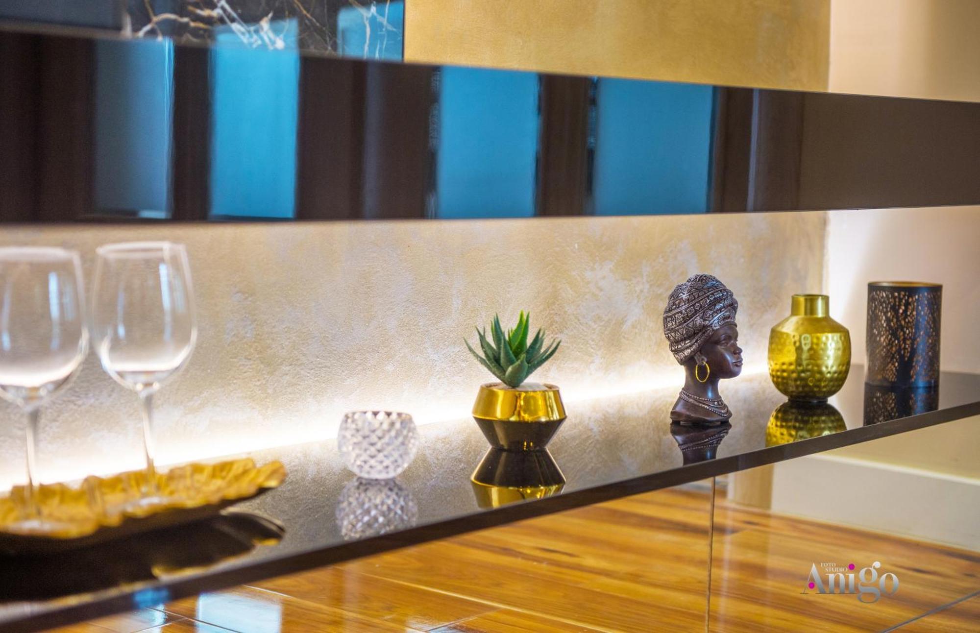 Luxury Apartment Black And Gold Mostar Eksteriør billede