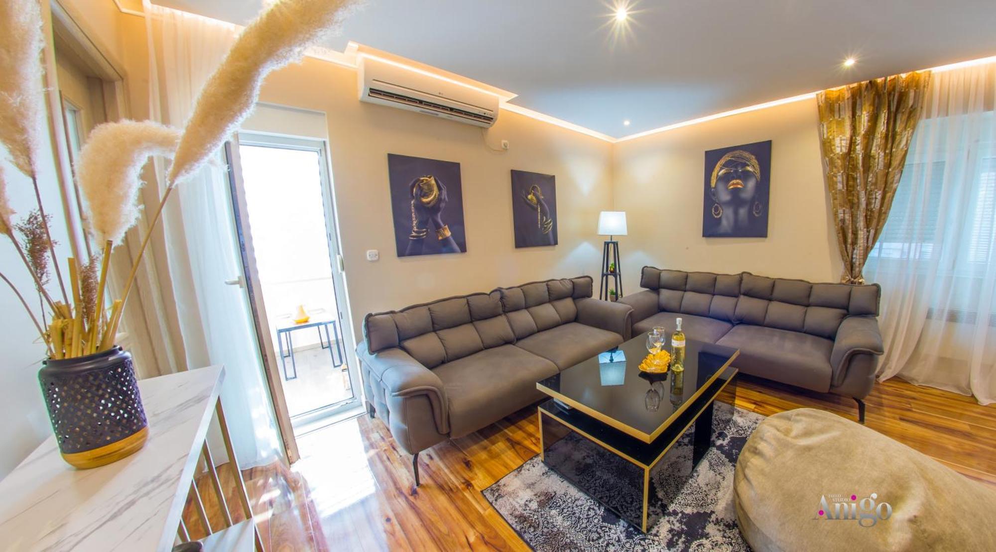 Luxury Apartment Black And Gold Mostar Eksteriør billede